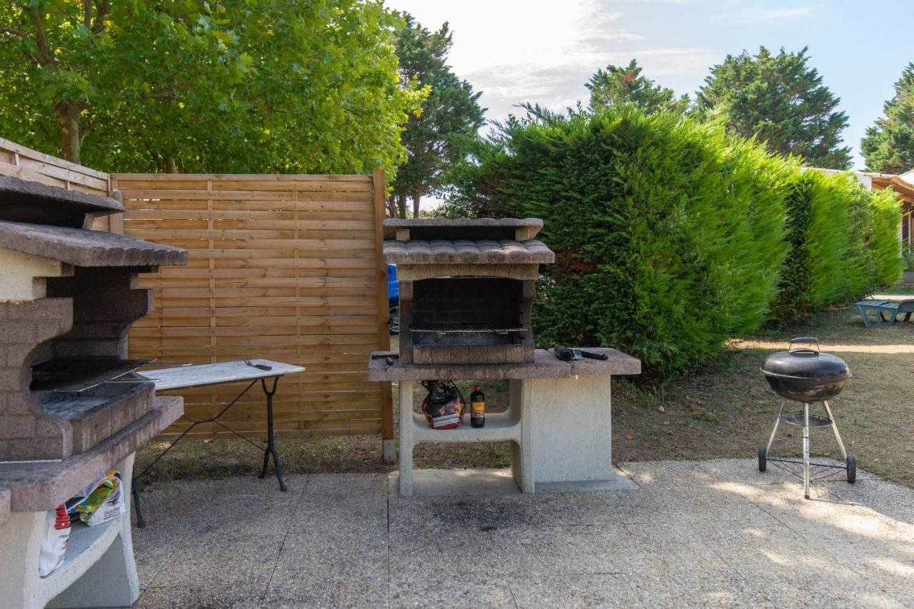Camping Les Maraises Saint-Martin-de-Re Exterior photo